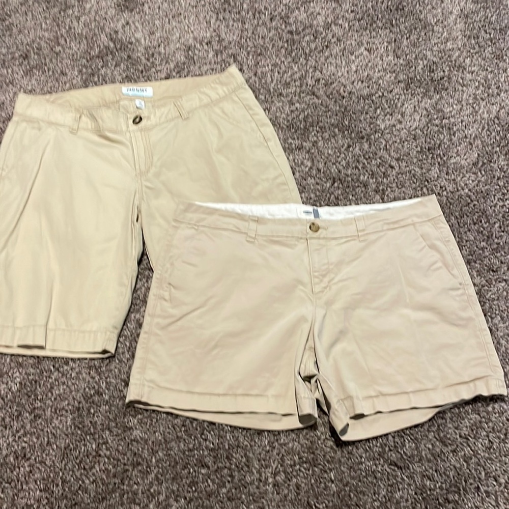 Old Navy khaki mid rise shorts size 12
